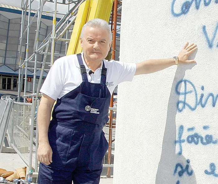 
    În 2006, Iri lansa,  cu surle şi  trâmbiţe, celebrul  “columbeanit”Foto: Click!  