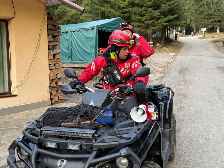 Intervenții de urgență ale salvamontiștilor în Ceahlău și Durău: un turist rănit, altul în criză cardiacă