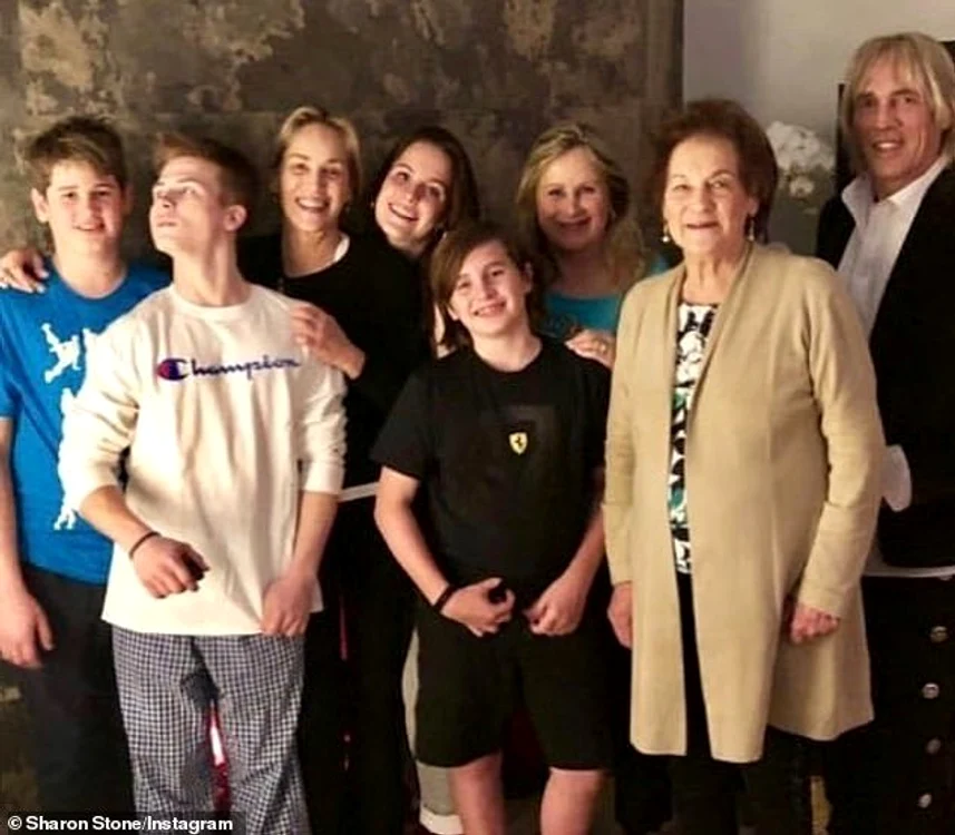 2 7905312 7653429 all together now sharon stone posed with her three sons her moth a 87 1573020780888 jpg jpeg