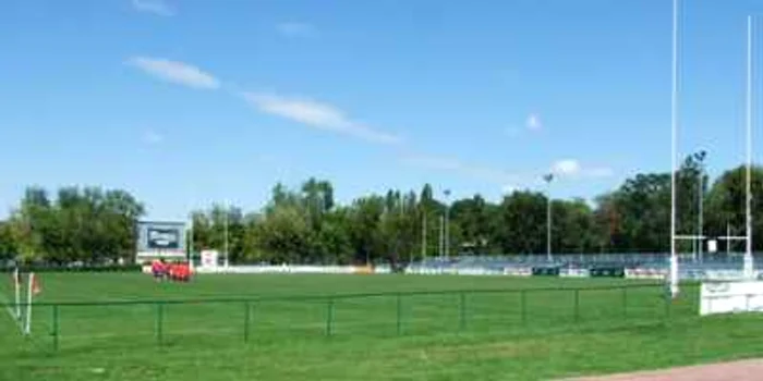 Stadionul de la Arcul de Triumf în anotimpul cald