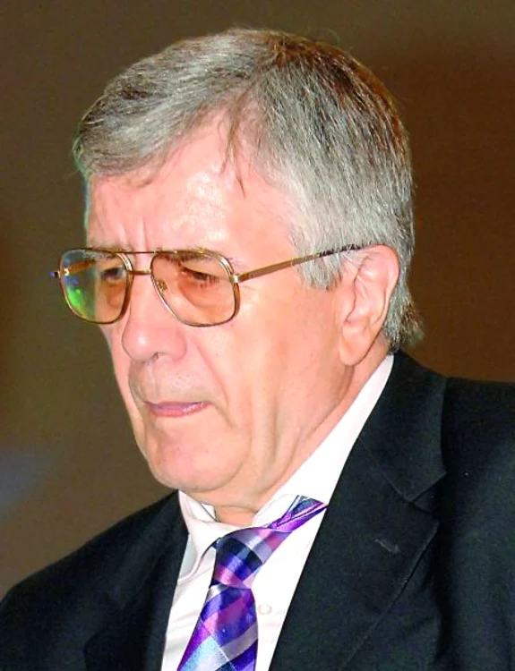 
    Cornel  Constantiniu  