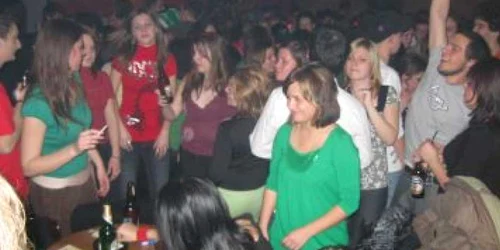 Târgu-Mureş: Tinerii mureşeni petrec în Jazz&Blues