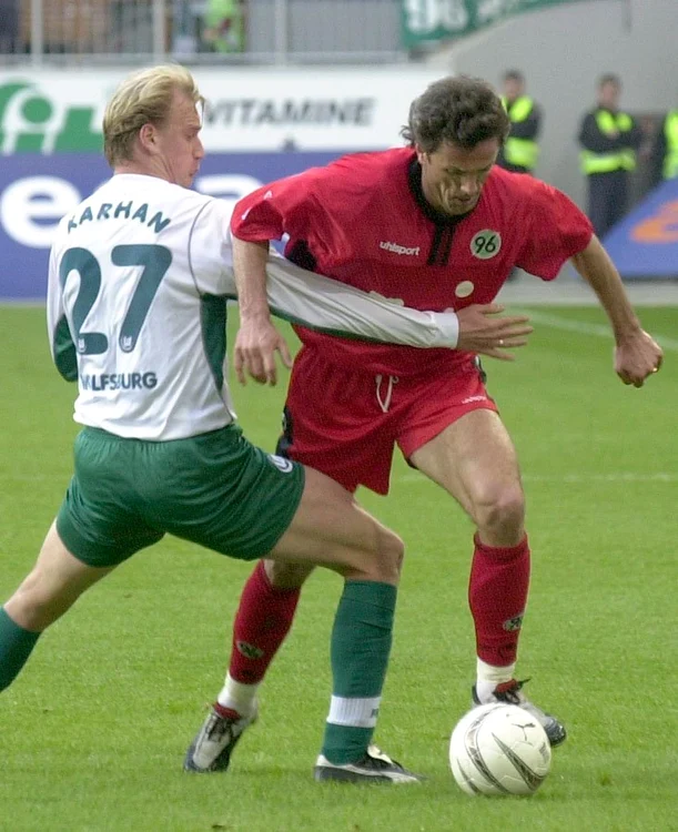 Gică Popescu s-a retras din activitate în 2003 din tricoul nemţilor de la Hannover 96