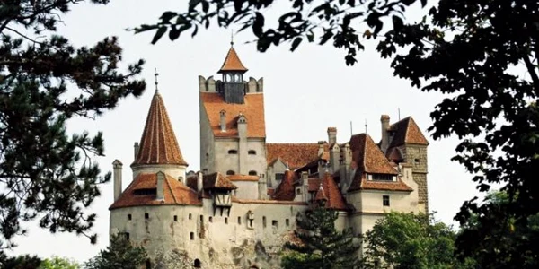 Castelul Bran s-a apropiat de un milion de vizitatori în 2016. FOTOArhivă