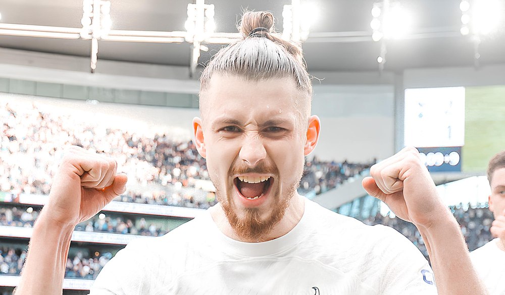 Drăgușin, desființat de fani, dar lăudat de presa britanică. Românul va reveni pe banca de rezerve la Tottenham