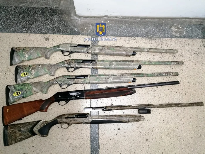 Armele de vânătoare găsite în mașina armurierului FOTO IPJ Brăila