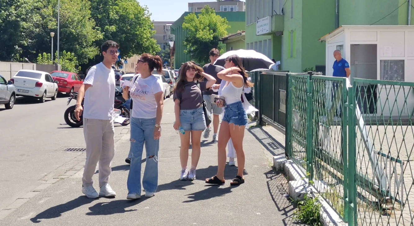 Prima proba de la Bac 2026 s-a susținut sub avertizare Cod Roșu de caniculă FOTo: Alina Mitran
