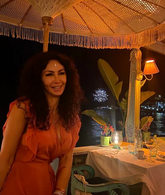 
    Petrecerea de ziua Mihaelei Rădulescu s-a încheiat cu focuri de artificiifoto: arhiva personală/Instagram  