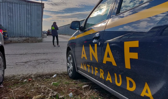 Escrocii pretind că sunt inspectori Antifraudă pentru a fura date personale FOTO: Facebook