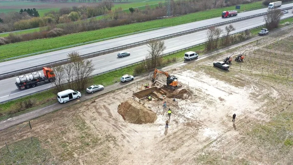 Vedere aeriană a sitului arheologic de lângă Bad Camberg (© Ferenc Kantor / Landesamt für Denkmalpflege Hessen)  