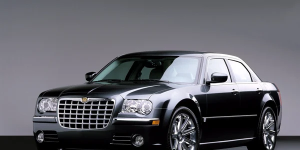 Arad: Un bărbat a fost prins la volanul unui Chrysler neînmatriculat