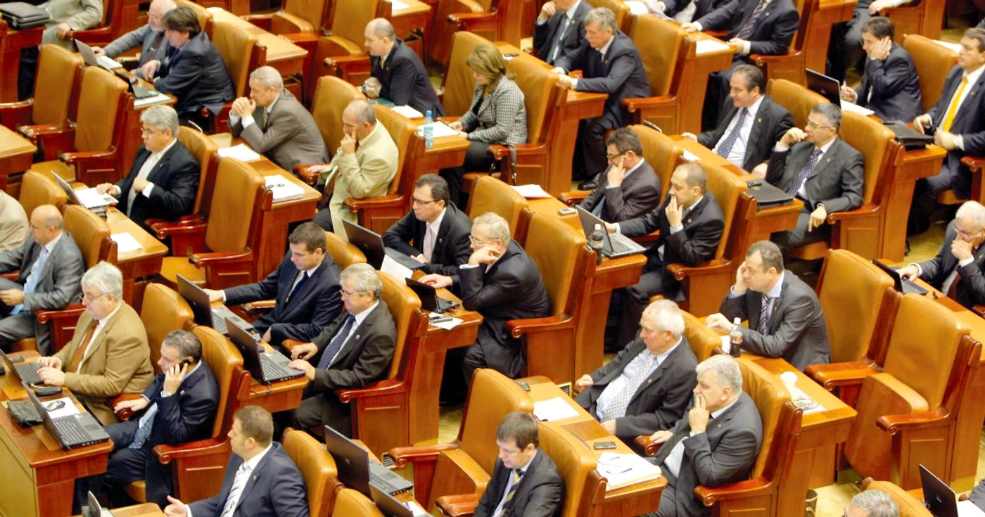 La întâlnire au fost invitaţi deopotrivă parlamentarii Puterii şi ce ai Opoziţiei