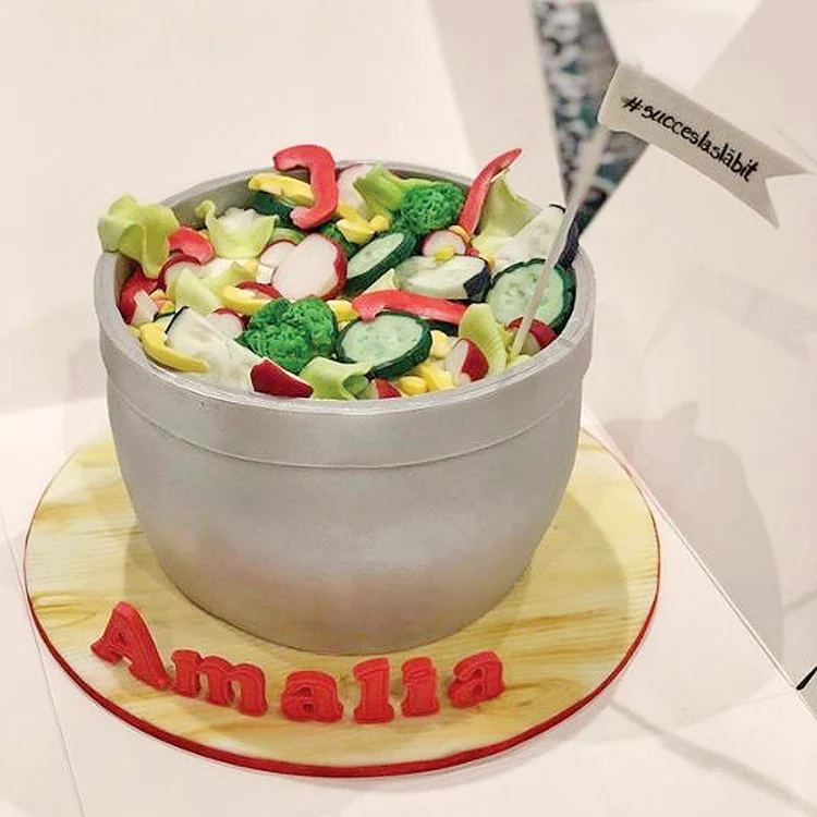 Amalia le-a dăruit prietenilor desertul
