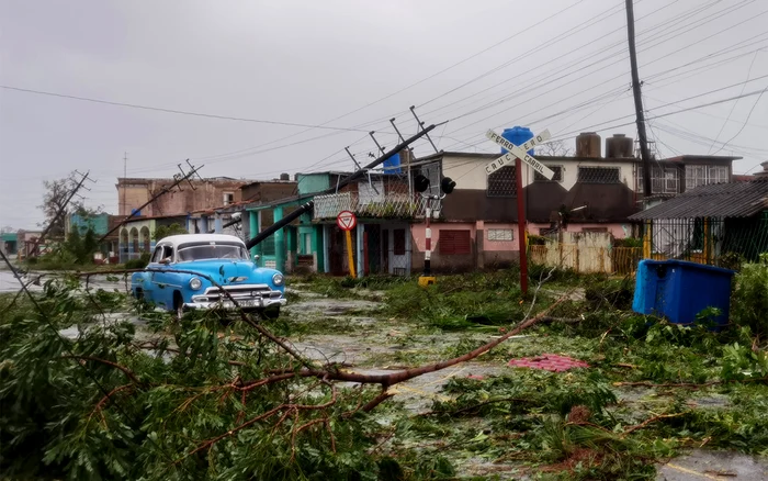 Uraganul a făcut prăpăd în Cuba, iar acum se anunţă şi mai puternic. FOTO: EPA-EFE