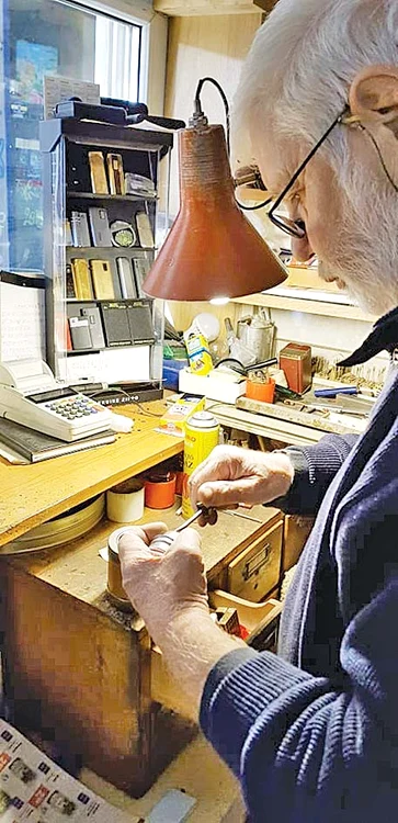Daniel a reparat peste 100.000 de brichete