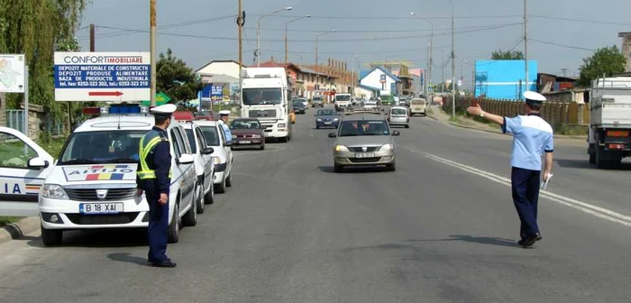 Poliţia Rutieră va fi prezentă în toate zonele aglomerate FOTO Corina Macavei