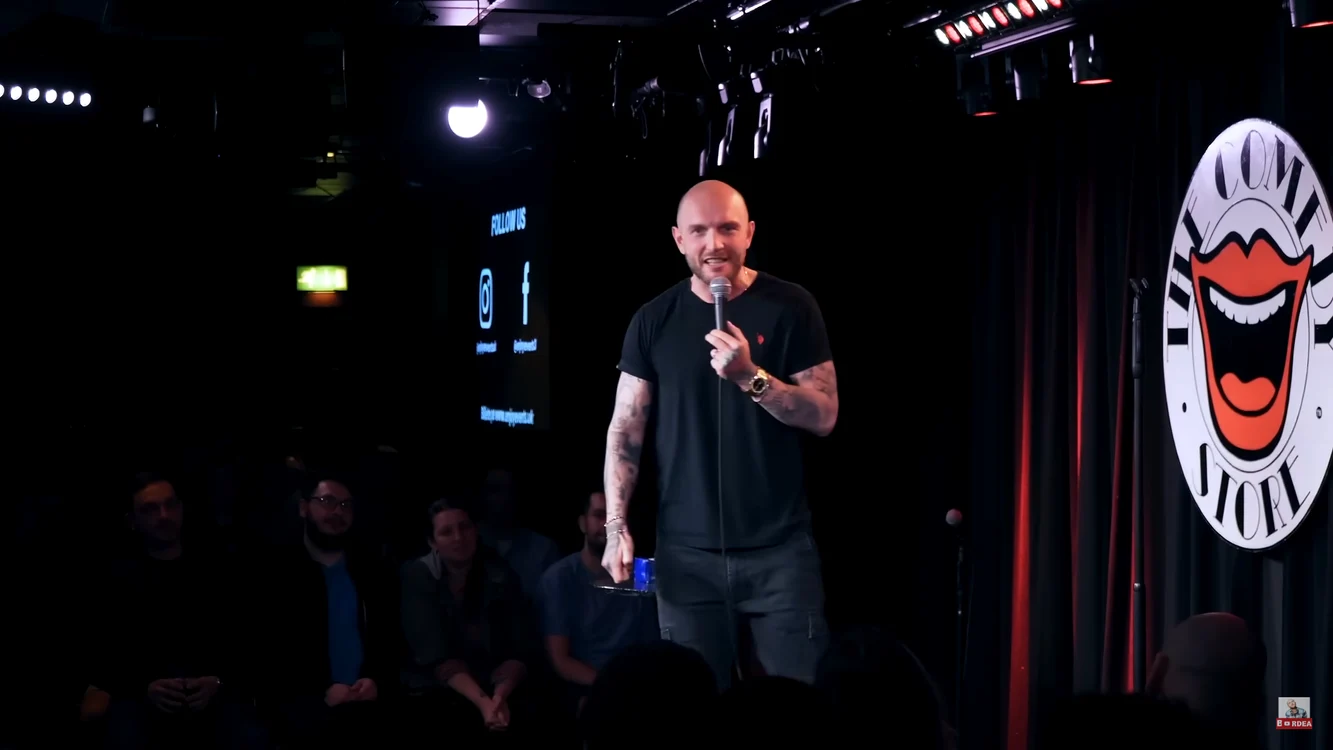  Cătălin Bordea, număr de stand-up comedy FOTO Captură Youtube
