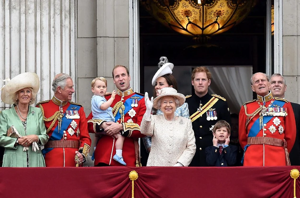Csa Regala a Marii Britanii se pregăteşte de o petrecere de amploare, căci pe 14 noiembrie prinţul Charles împlineşte 70 de ani 