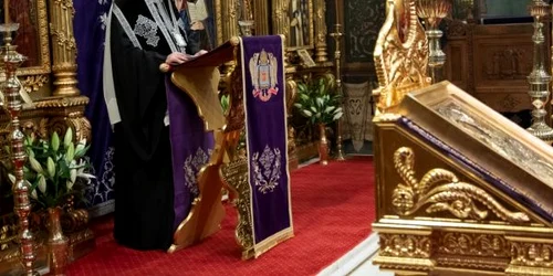 Patriarhul României îmbracat in negru FOTO basilica