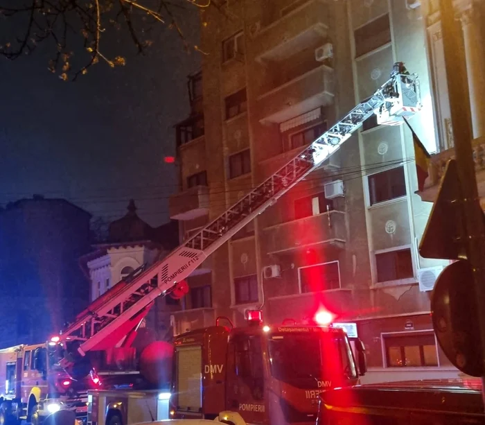 Bloc din București în care locuiesc Nicolae Văcăroiu și Thomas Moldovan, evacuat după o explozie