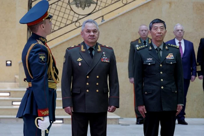 Întâlnire între miniștrii Apărării ai Rusiei și ai Chinei