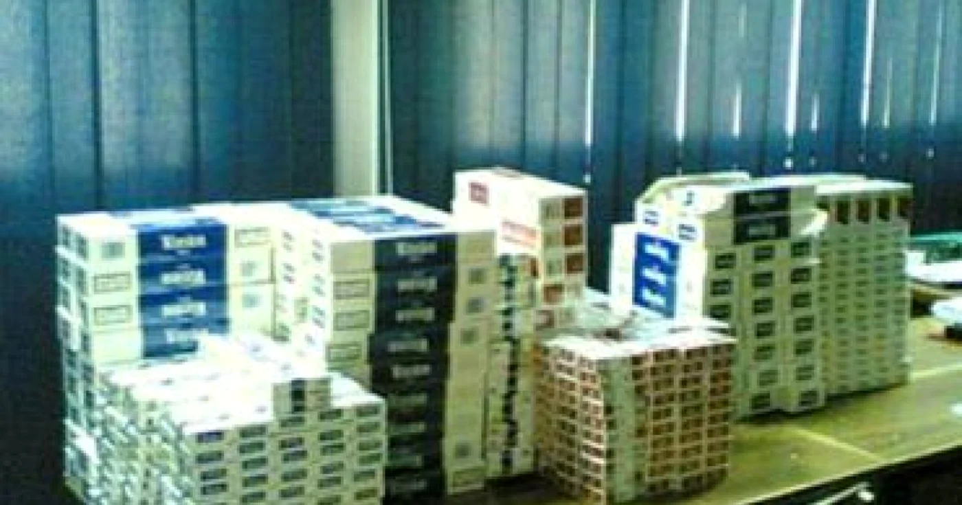 Braşov: 40.000 de pachete de ţigări   netimbrate, confiscate de poliţişti