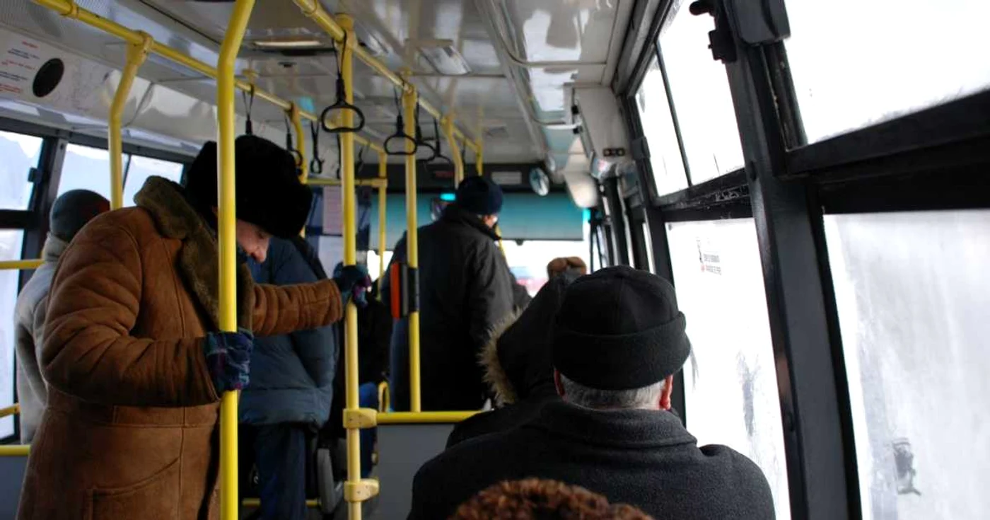 Hoţii acţionează şi în mijloacele de transport în comun