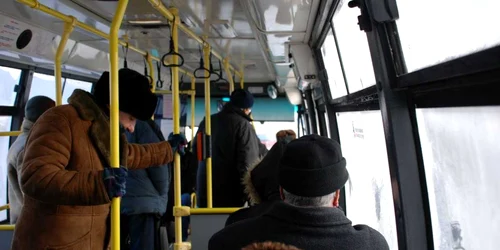 Hoţii acţionează şi în mijloacele de transport în comun