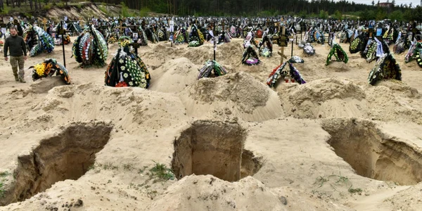 Razboi Ucraina Rusia gropi noi in cimitirul din Irpin 17 mai 2022 FOTO EPA-EFE