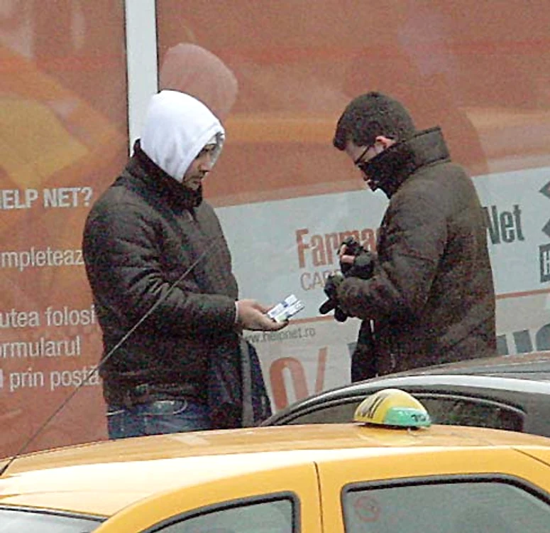 Reporterii Click! au cumpărat nestingheriţi de la bişniţarii din zona Obor