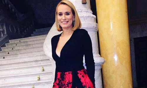 andreea esca jpeg