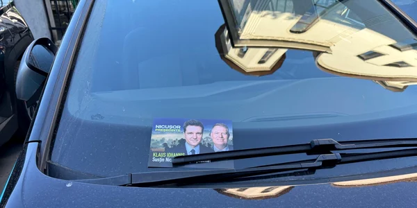 fluturasi nicusor dan klaus iohannis foto facebook jpeg