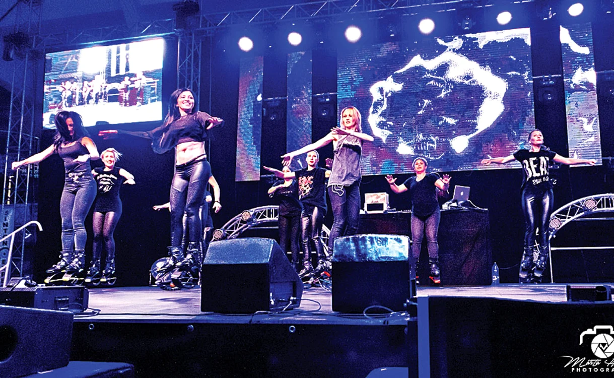 
    Kinga Sebestyen  a antrenat publicul  de la concert   