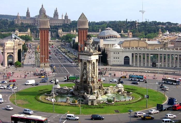 Barcelona se confruntă cu un mare aflux de turiști FOTO: Arhivă