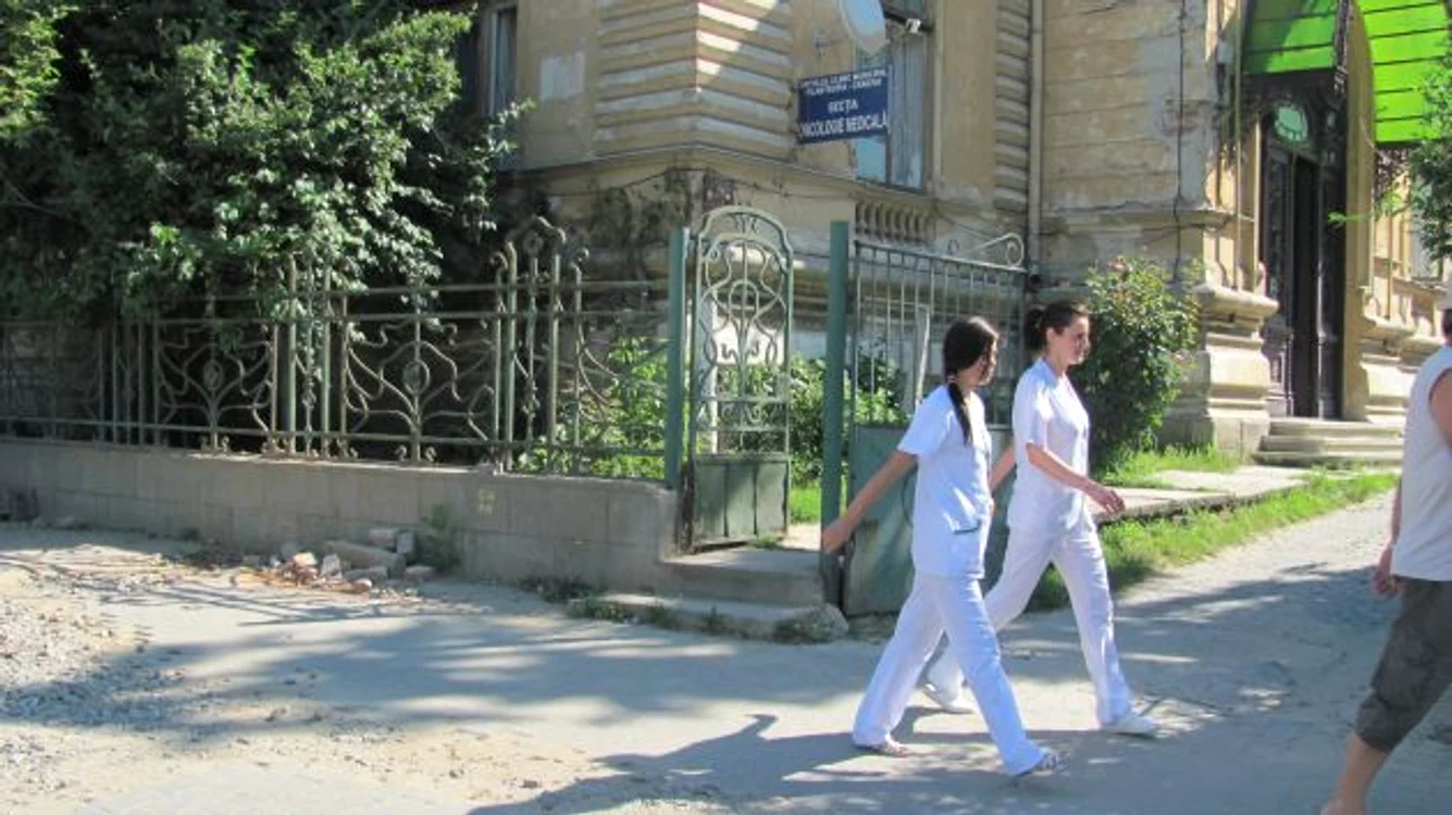 Doctorii spun că numărul bolnavilor de cancer din Dolj se apropie de 20.000. 