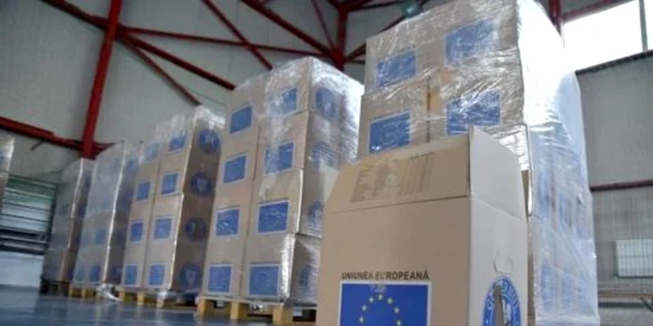 Acţiune de distribuire a ajutoarelor UE - a Primăriei Râmnicu Vâlcea Foto Primăria Râmnicu Vâlcea