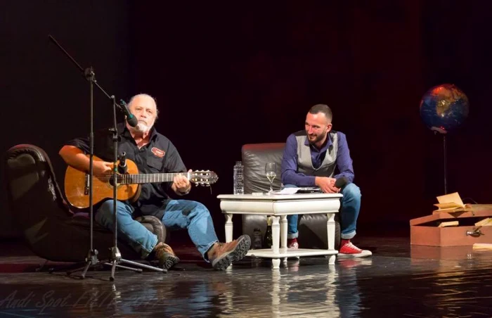 Scriitorul Jeff Lindsay (stânga) la FILIT Iasi FOTO Andi Spot