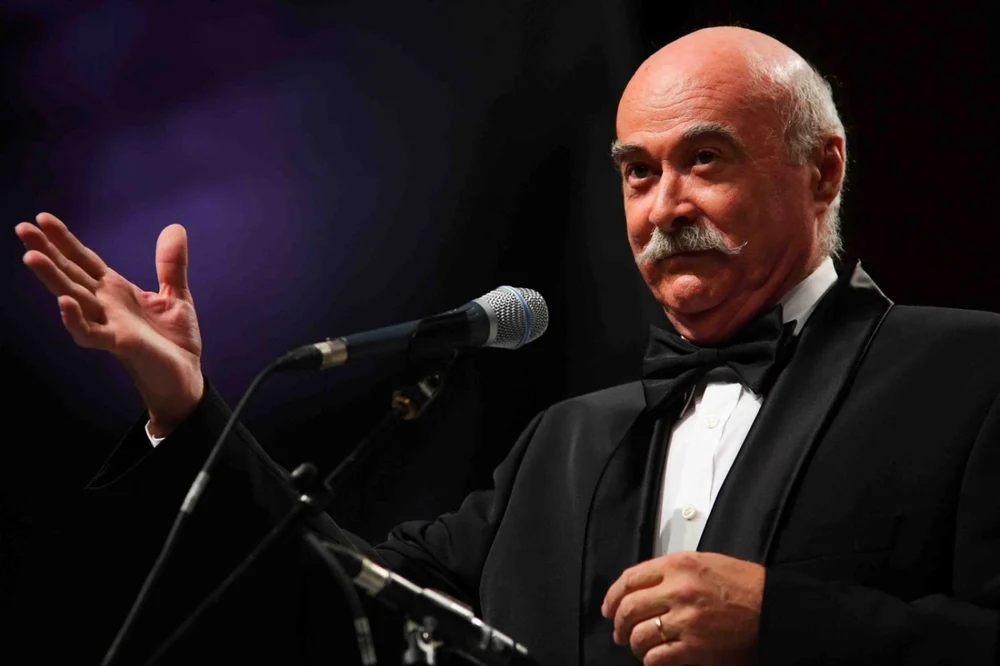 Artistul și compozitorul Tudor Gheorghe, rănit după o căzătură într-un hotel din Iași. A fost transportat la spital