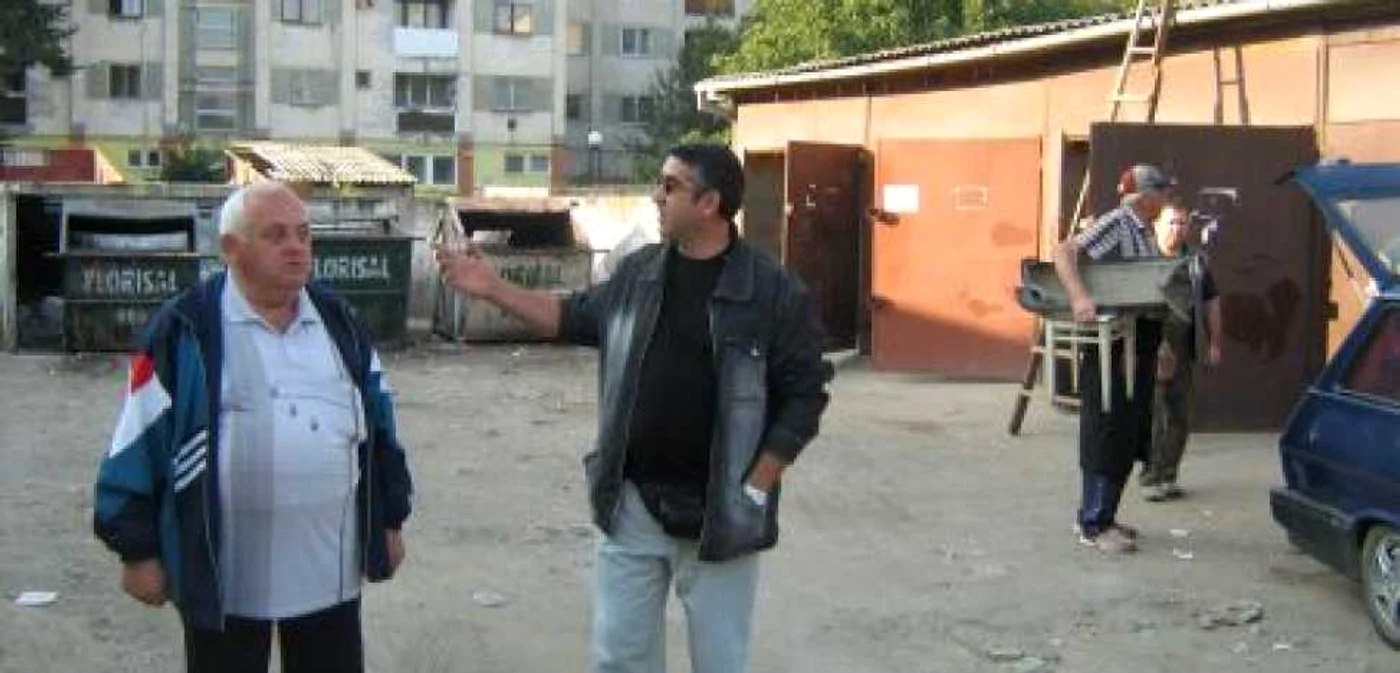 Satu Mare: Locatarii de pe Ravensburg obligaţi să îşi demoleze garajele