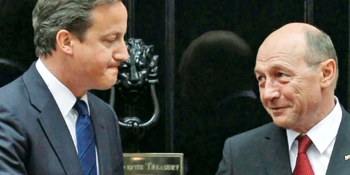 Premierul David Cameron şi preşedintele român nu vor să fie excluşi de la masa „celor mari“ din zona euro