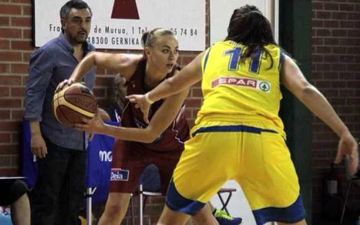 claudia in actiune