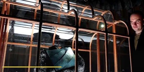 geanta adn dinozaur caprura nexus News Global png