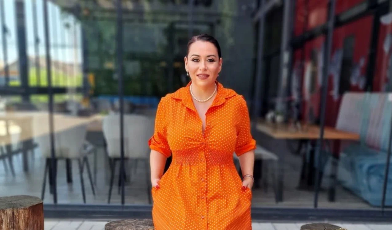 Oana Roman orange jpg