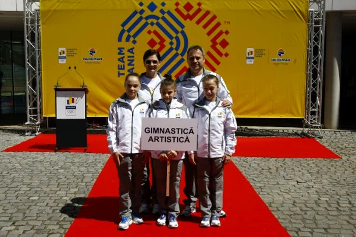 Cele trei gimnaste care ne vor reprezenta la Baku, alaturi de antrenori