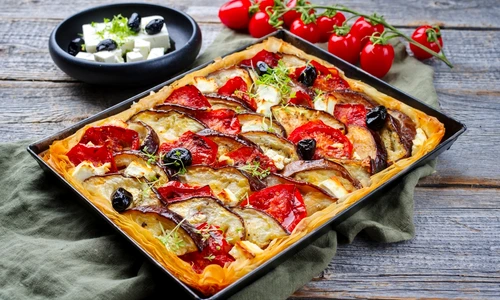 Tarta vinete  Sursa foto shutterstock 2325628283 jpg