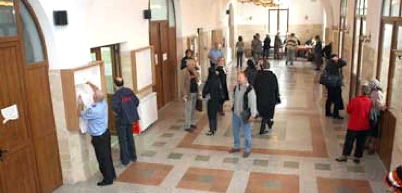 Constanta: Puşi pe drumuri de greva magistraţilor