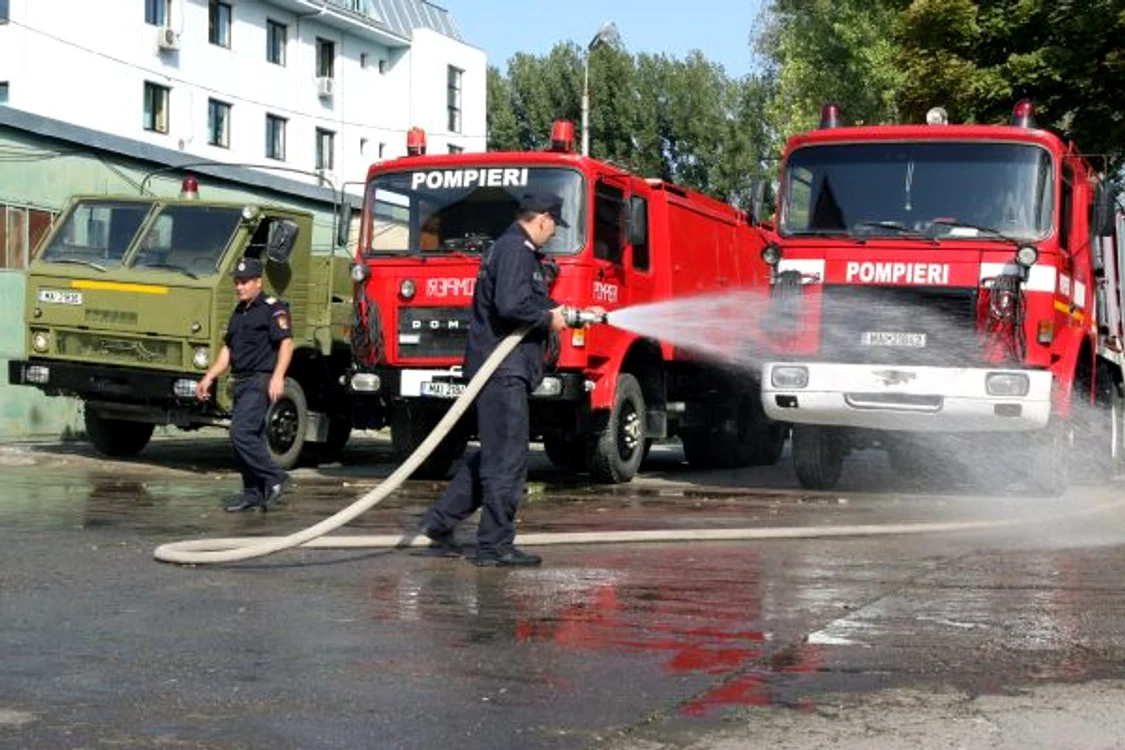 
    Din fericire, nici o persoană nu a fost rănită  