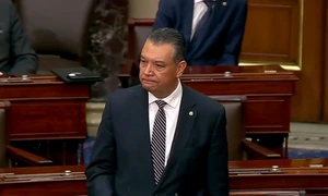 senatorul american Alex Padilla foto captura video jpg
