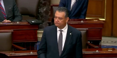 senatorul american Alex Padilla foto captura video jpg