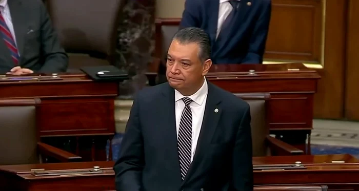 Senatorul democrat din California, Alex Padilla, în plenul Senatului american FOTO: Captură video